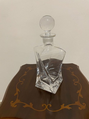 Crystal liquor bottle new, imported, 28 x 14 cm