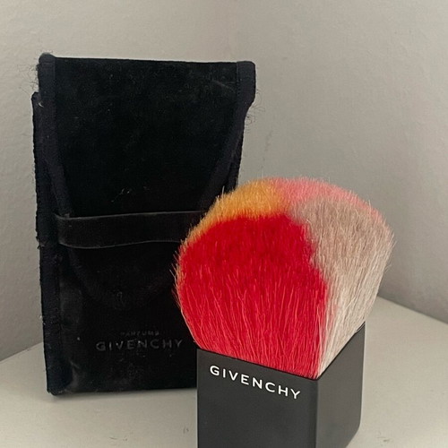 Givenchy blush brush new with velvet case