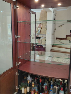 Showcase with internal lighting like new