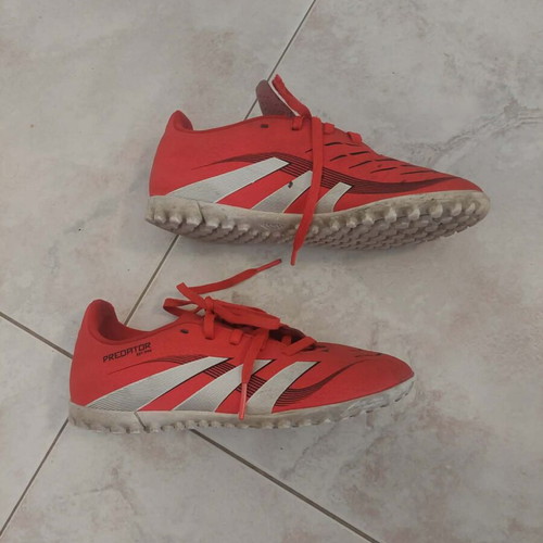 Adidas Predator Club TF turf football shoes like new, red
