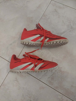 Adidas Predator Club TF turf football shoes like new, red