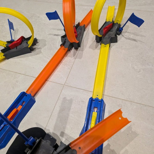 Hot Wheels set of 5 like new