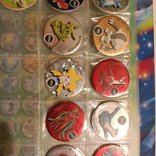 Pokémon pickers collection used with album