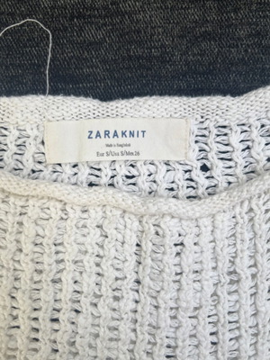 Διατρυτο μπλουζάκι Zara άσπρο σαν καινούργιο, μέγεθος S