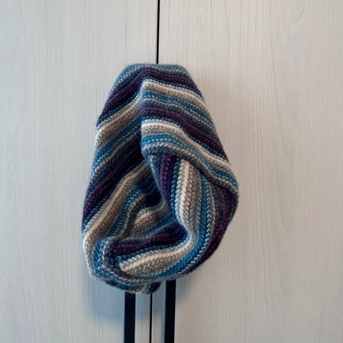 Unisex hipster knitted wool beanie new, multicolor blue