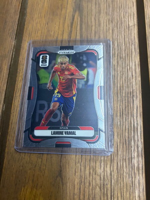 Lamine Yamal 2026 Panini Prizm Fifa World Cup Base #70 Spain card