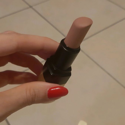 Bobbi Brown semi-naked lipstick