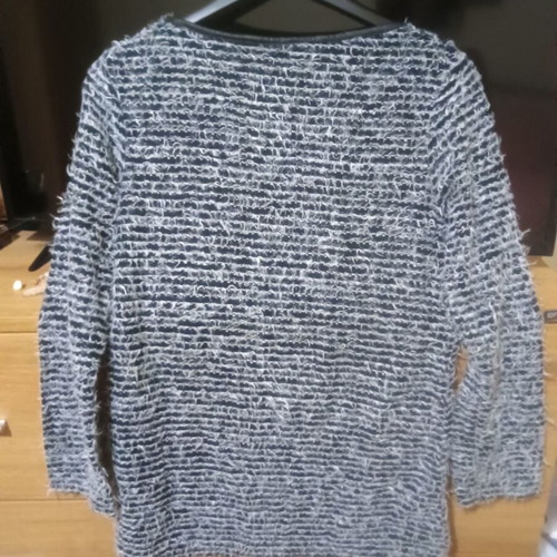 Long-sleeve fur sweater medium like new, warm
