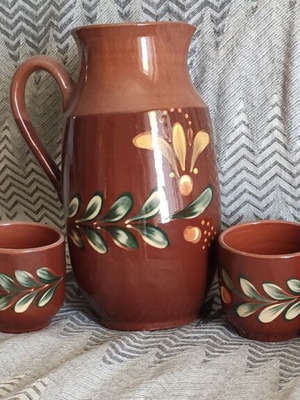Pitcher with 6 wine glasses like new, earthenware