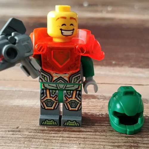 Lego Minifigure Nexo Knights nex068 Aaron used, trans neon orange armor