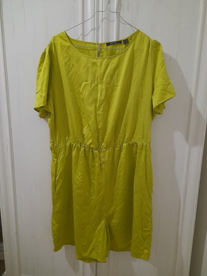 Zippered shorts Esmara like new, green, size XL