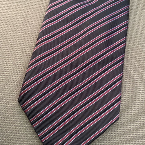 Tie in excellent condition