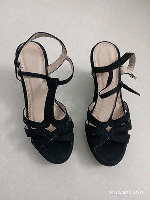 Laura Mode black pumps size 41 like new