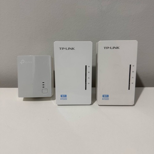 PowerLine Tp-Link WPA4220 AV600 Wireless 3-Pack Starter Kit like new