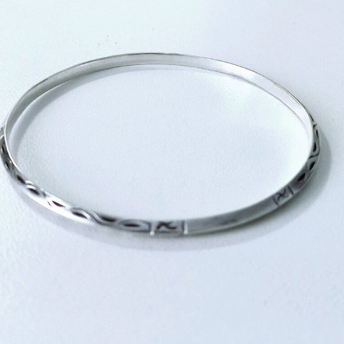 Silver solid 9.25 bracelet like new