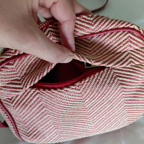 Stradivarius crossbody bag like new, red and ecru cotton