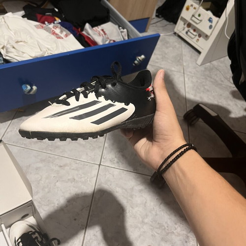 Adidas Messi football shoes like new, kids white and red