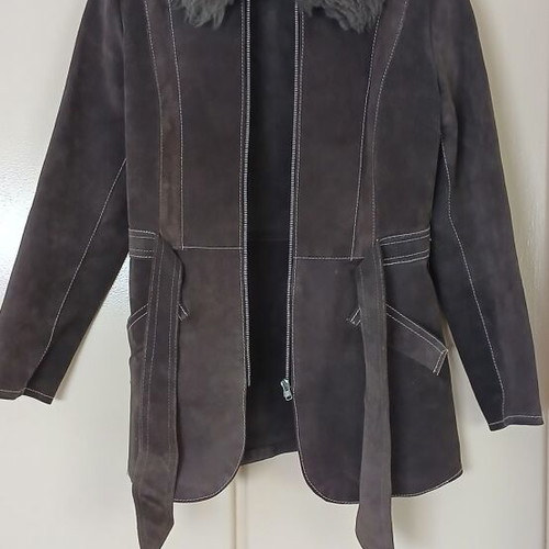 Vintage Devonshire Lady leather jacket with fur collar, like new