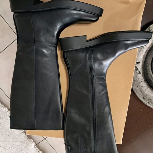Vagabond black boots size 37, new, 100% leather with square toe
