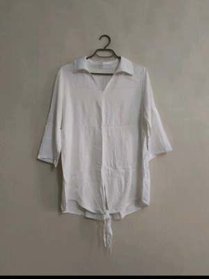 White shirt with front tie new, one size, made in Italy