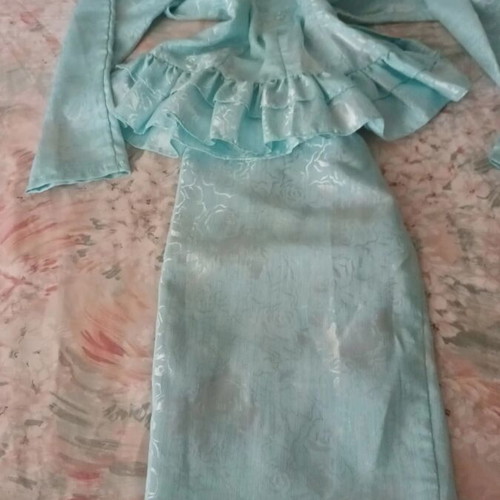 Satin vintage set turquoise embossed skirt and blouse like new
