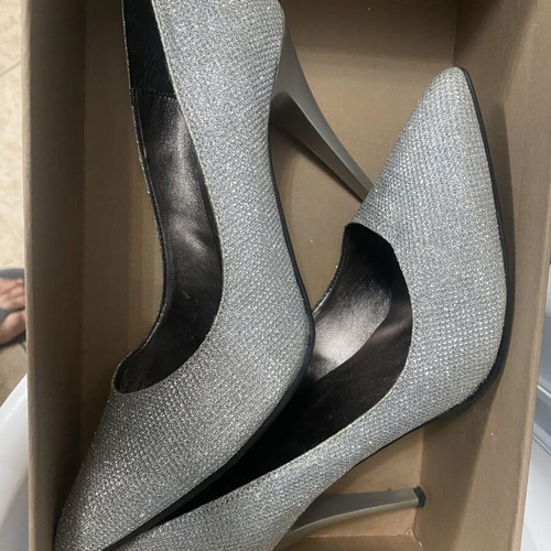 Sarigiannis Silver Pumps Size 39 Like New with Metallic Heel