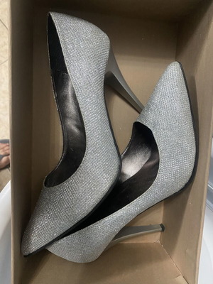 Sarigiannis Silver Pumps Size 39 Like New with Metallic Heel