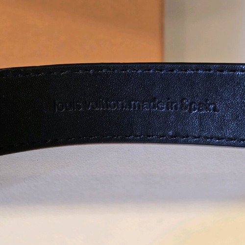 Louis Vuitton unisex bracelet made of natural leather and suede like new