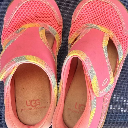 Ugg Australia girls' pink sandals size 28.5 EU UK10