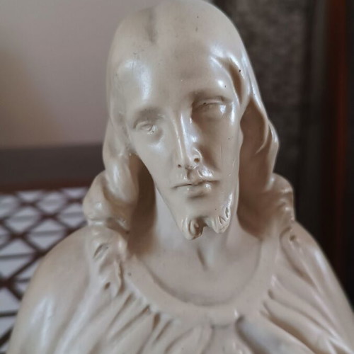 Christ statue used in very good condition