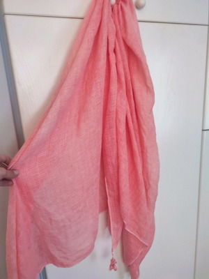 Pink scarf like new