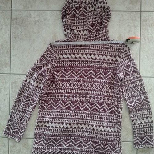 Bershka knitted cardigan like new, burgundy and white with hood