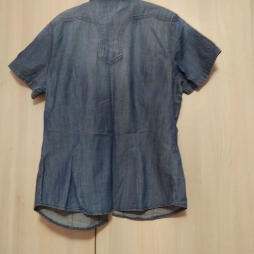 Denim shirt size L lightly worn in very good condition