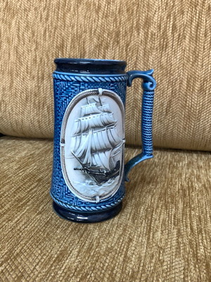 Large collectible glass with nautical theme, like new