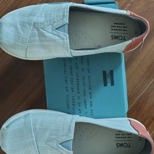 Toms kids shoes like new, fabric grey with brown, size 32.5