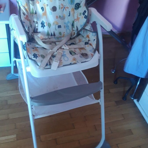 Loretti feeding chair used, large and spacious for children