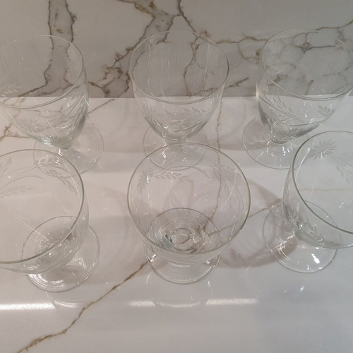 Set of 6 vintage stemmed crystal glasses like new