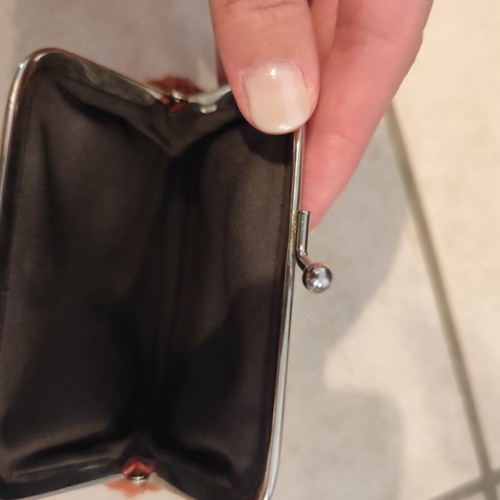 Coin purse coral like new
