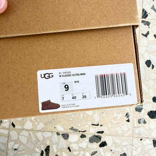 Ugg women's boots like new, size 40, beige