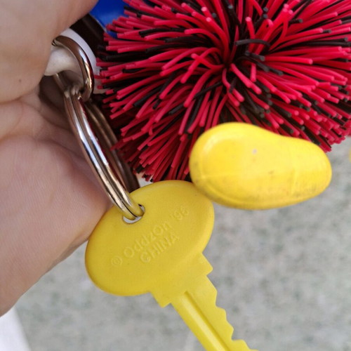 Set of 2 collectible Mickey and Minnie Koosh keyrings like new
