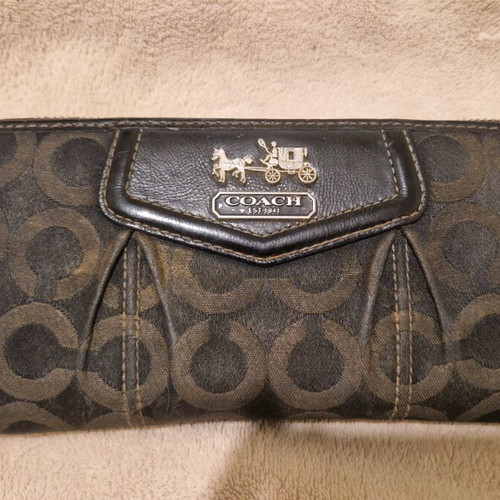 Coach wallet used, black