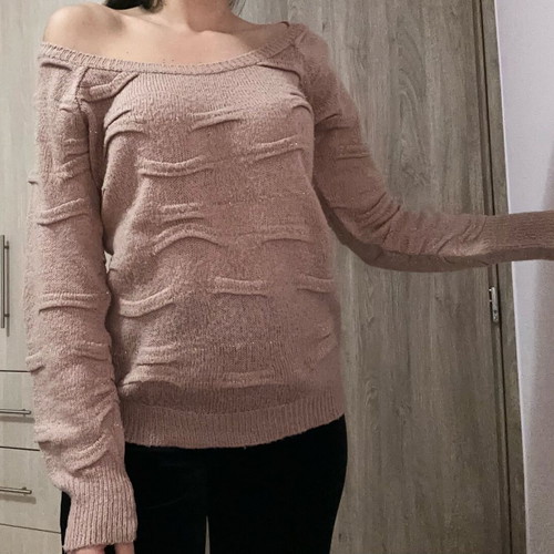 Stradivarius light sweater pink - dusty apple with gold thread like new