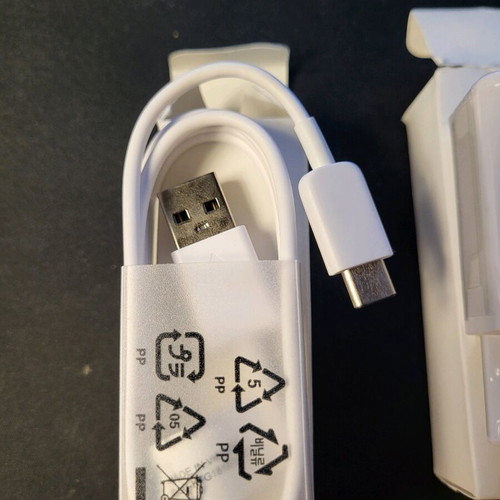 IQOS power adaptor and USB cable new