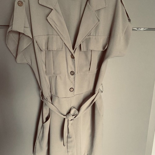 Zip Kilot beige medium, like new