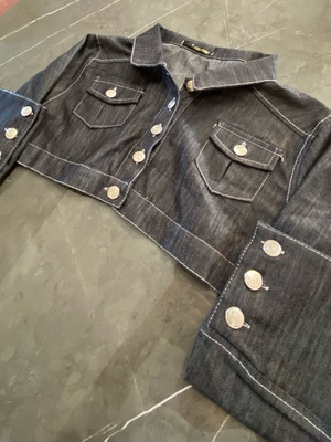 Jean jacket Ake’ like new, size S, black and gray