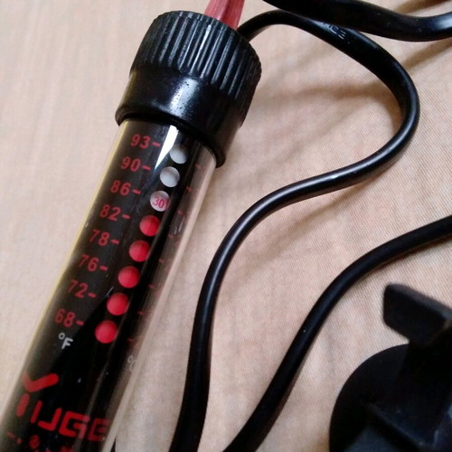 Aquarium water heater 100 W like new, lightly used