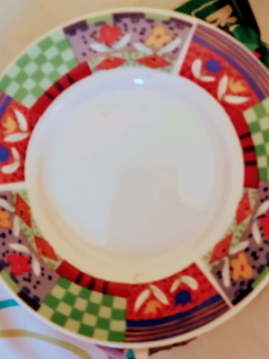 Plates and cup like new, set of 5+1