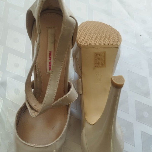 TALLY WEiJL nude peep toe platform heels size 40
