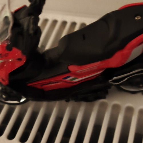 Hot Wheels μηχανή scooter με φώτα και ήχους, σετ 2