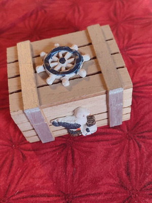 Small wooden box with maritime theme like new